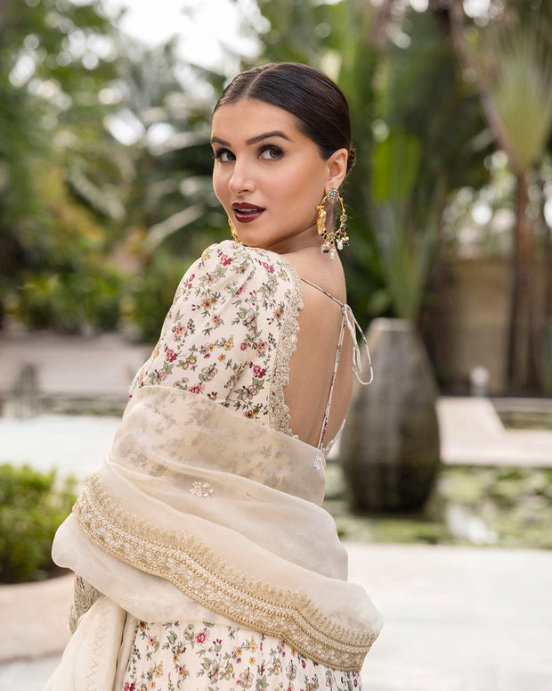 Faiza Saqlain Vinika