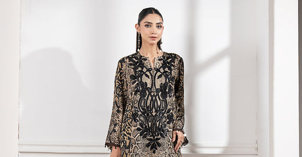 Maria B 3 Piece Embroidered Linen Suit MPT 2702 B